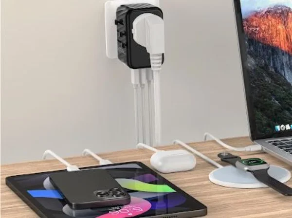 ⁦فيش عالمي للسفر بقوة 45W من EONE⁩ - الصورة ⁦3⁩