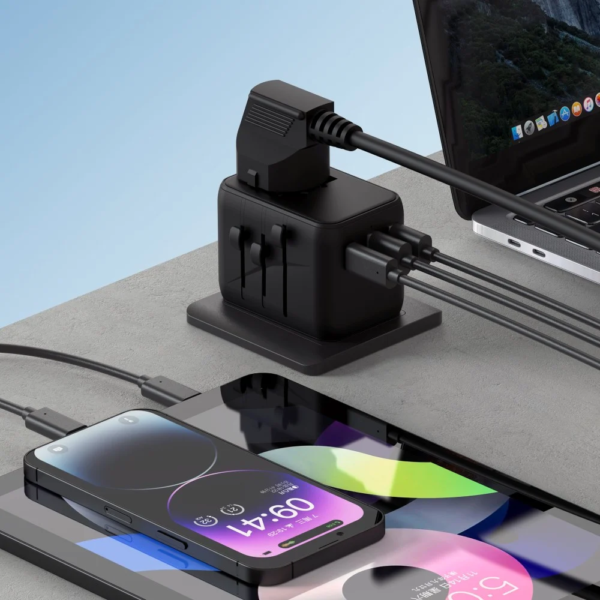 ⁦فيش سفر عالمي من EONE بمنفذين USB-A و PD بقوة 20W⁩ - الصورة ⁦2⁩