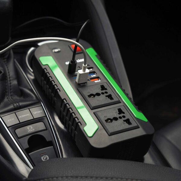 ⁦محول طاقة Green Lion Spark 300 Power Inverter⁩ - الصورة ⁦3⁩
